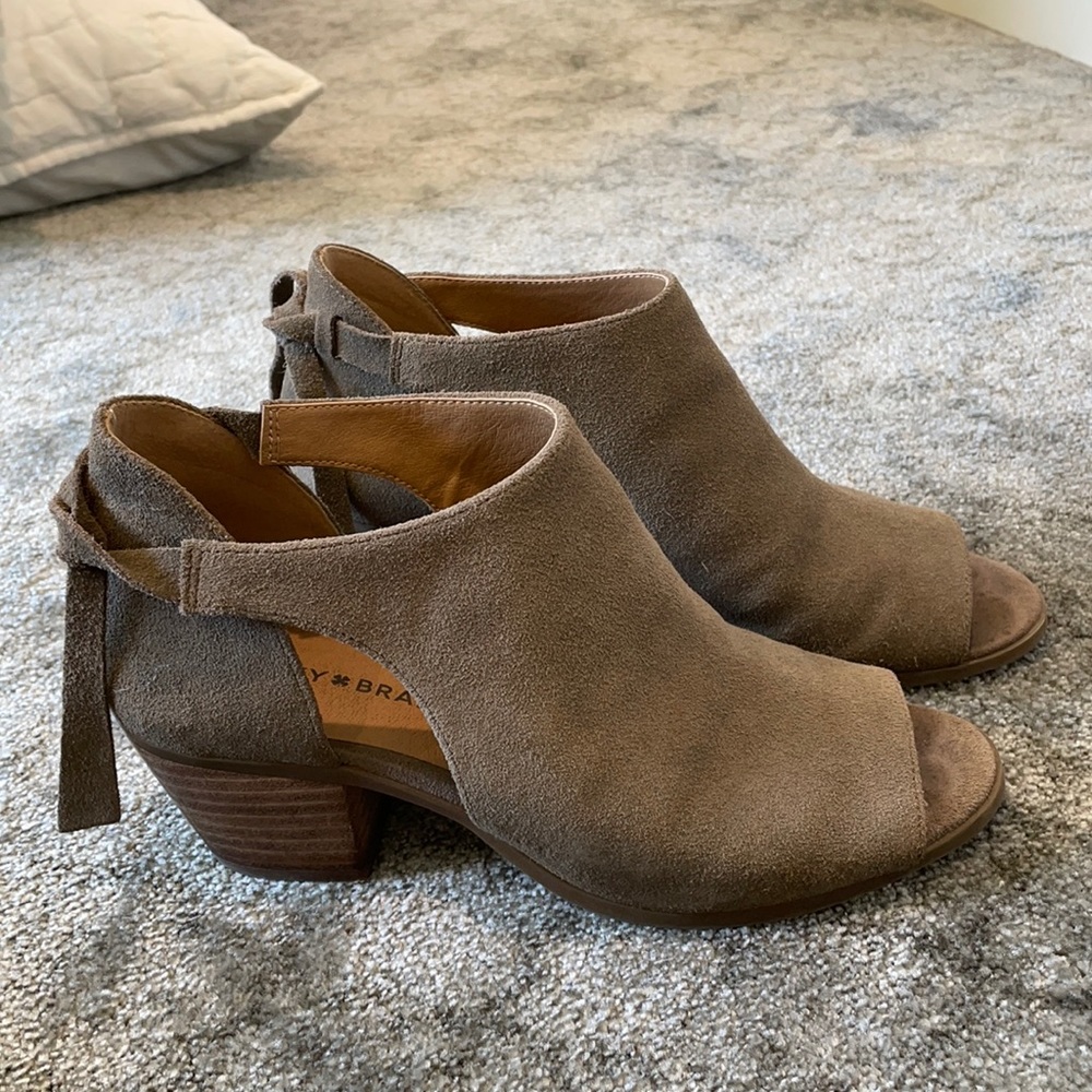 Lucky wedges